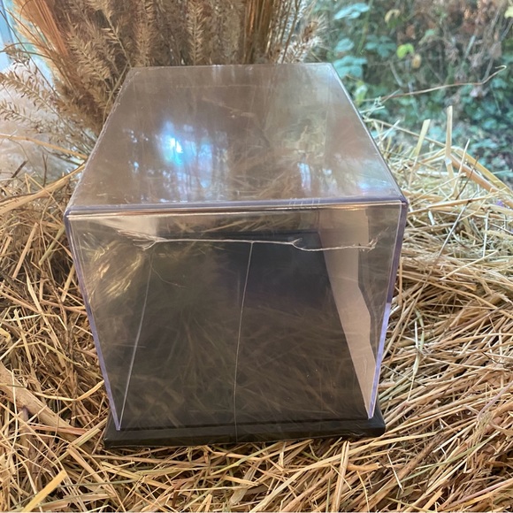 Quality Acrylic Display Case 5”x7”x5” For Mini Helmets And Other Collectables - Picture 6 of 7